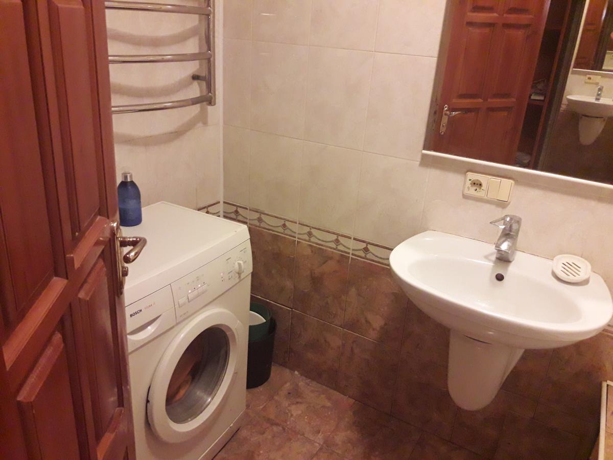 Appartment Near M. 23 Serpnya Charkiv Esterno foto