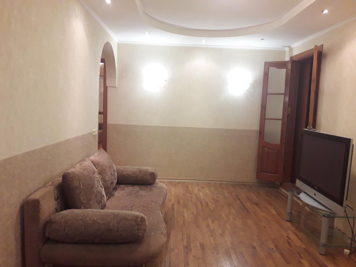 Appartment Near M. 23 Serpnya Charkiv Esterno foto