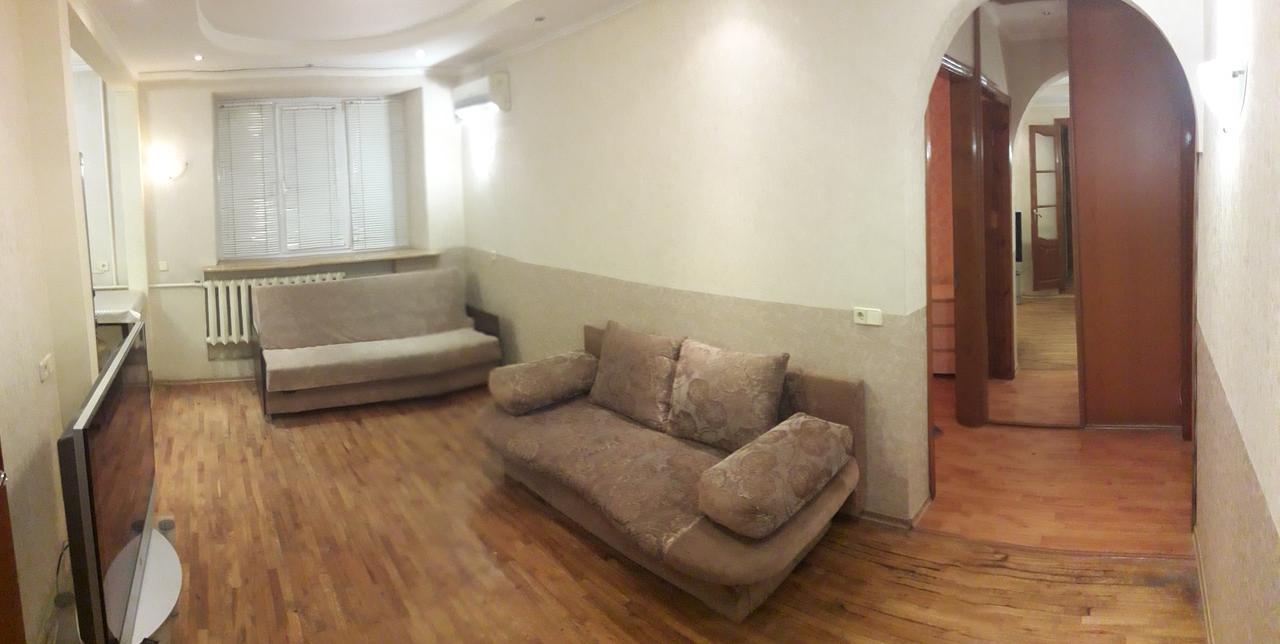 Appartment Near M. 23 Serpnya Charkiv Esterno foto